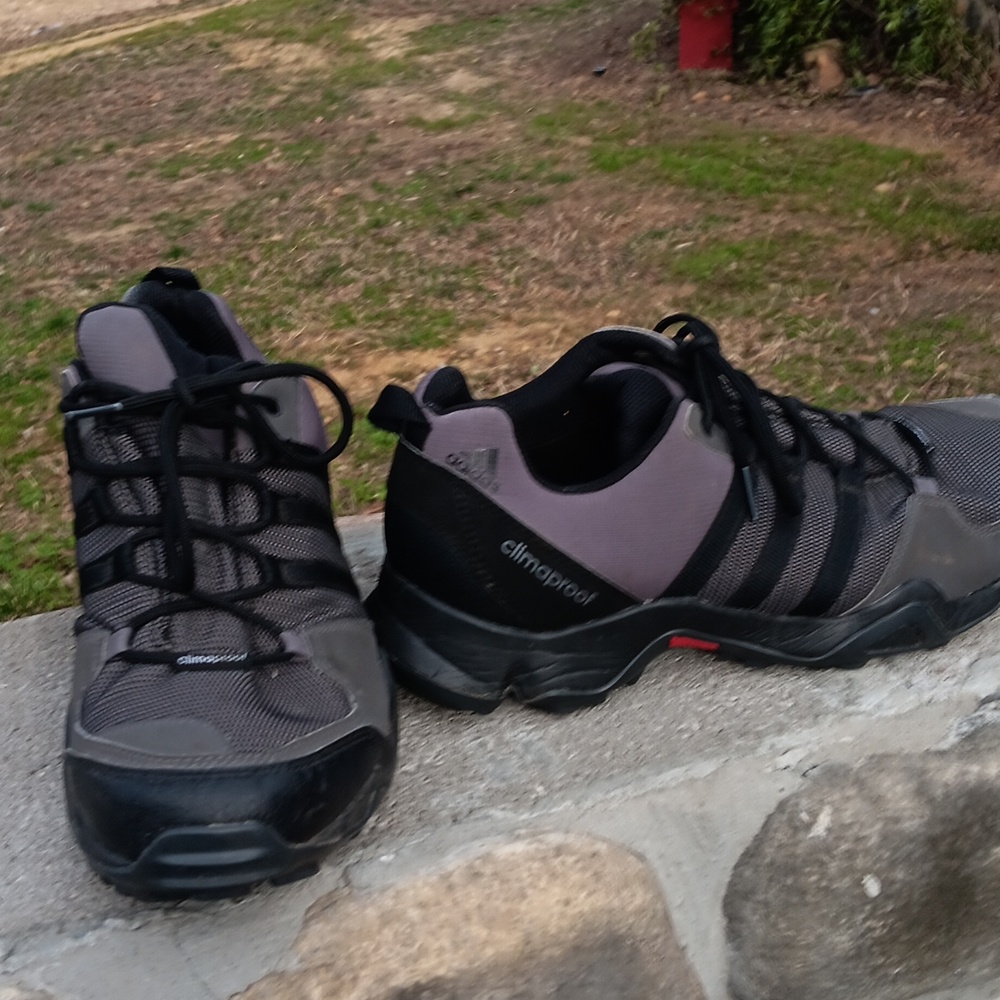 Adidas Climaproof TRAXION hiking Shoe Sz 10